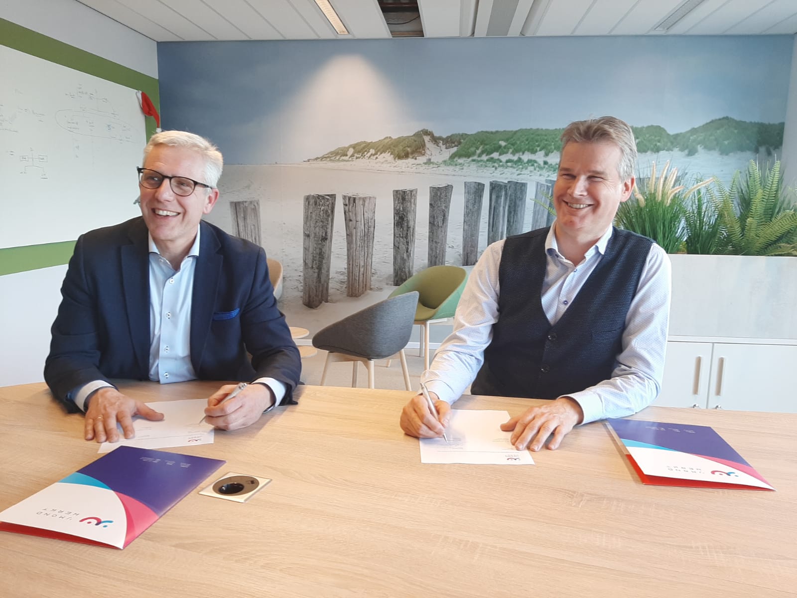 IJmond Werkt! en Woonopmaat maken samenwerking officieel