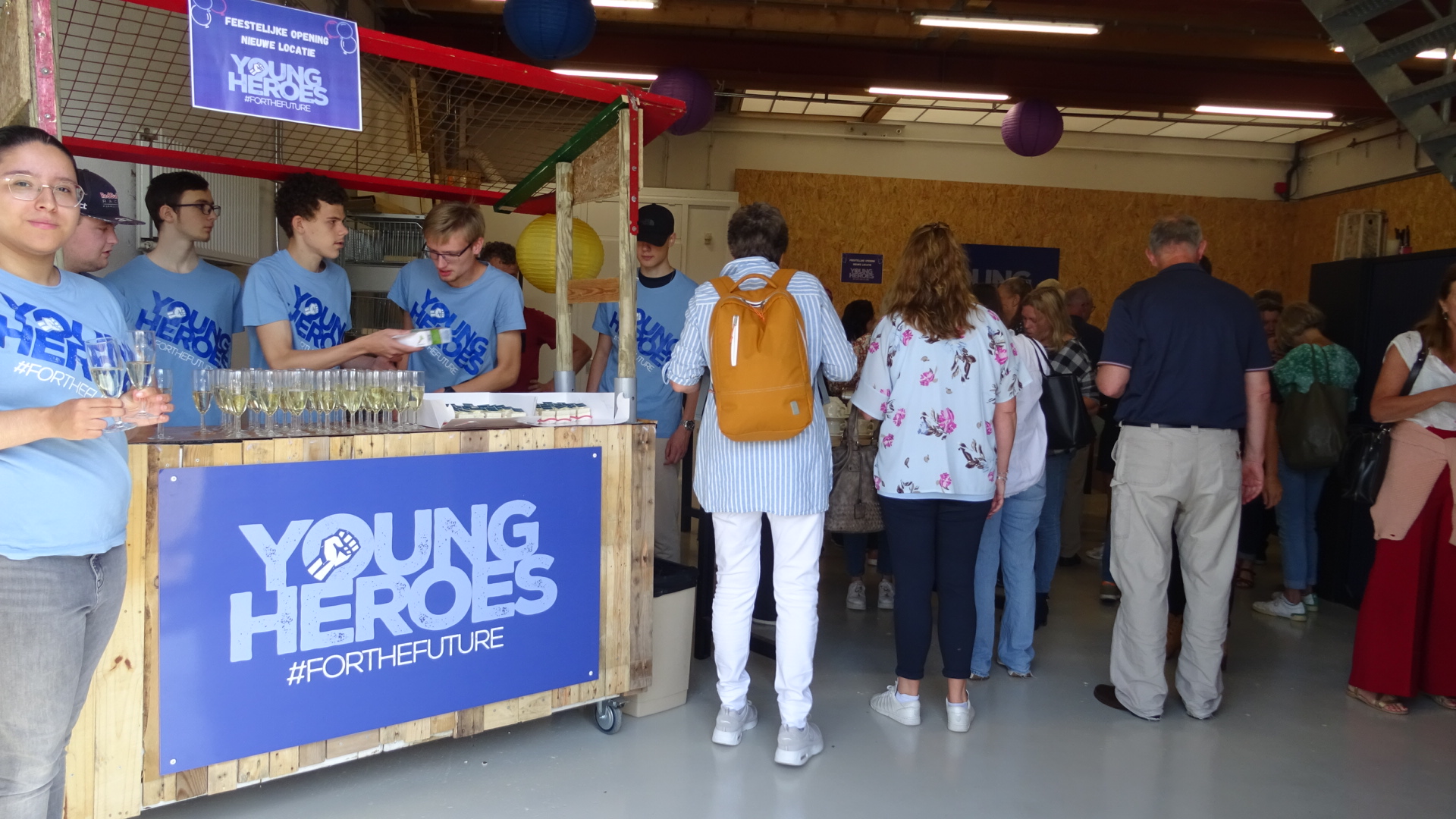 Nieuwe pand jongerenproject Young Heroes van IJmond Werkt! feestelijk geopend
